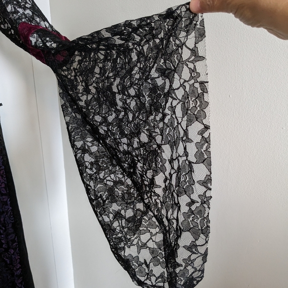 Women's Plus Size Halloween Costume - Picture 3 of 7